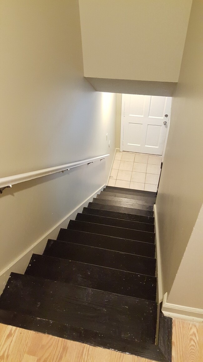 Building Photo - 6295 Forest Vale Dr NW