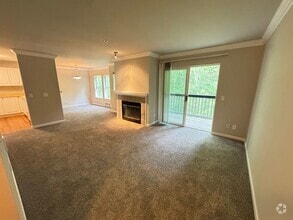Building Photo - Spacious Condo in Federal Way w/ Garage