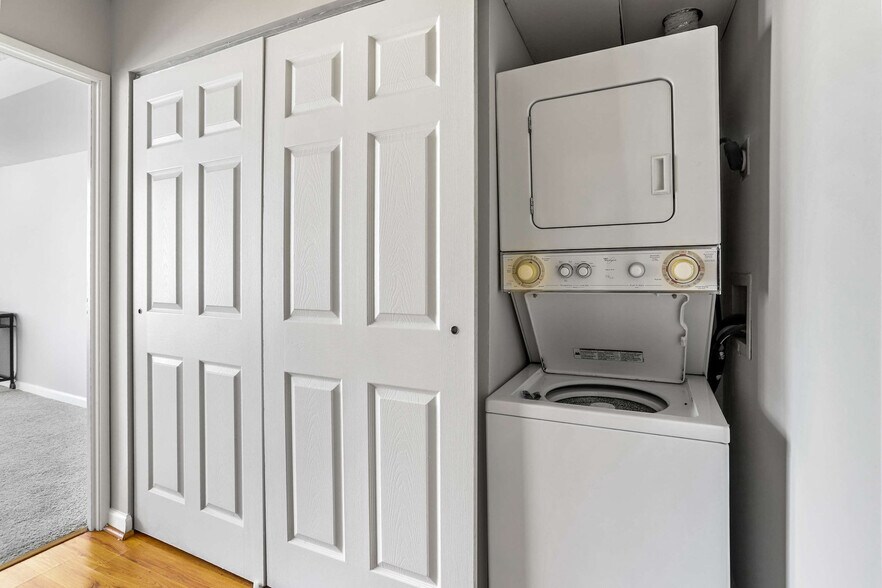 Building Photo - 401 12th St S