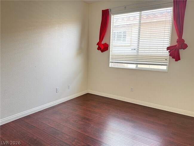 Building Photo - 313 Lilac Arbor St