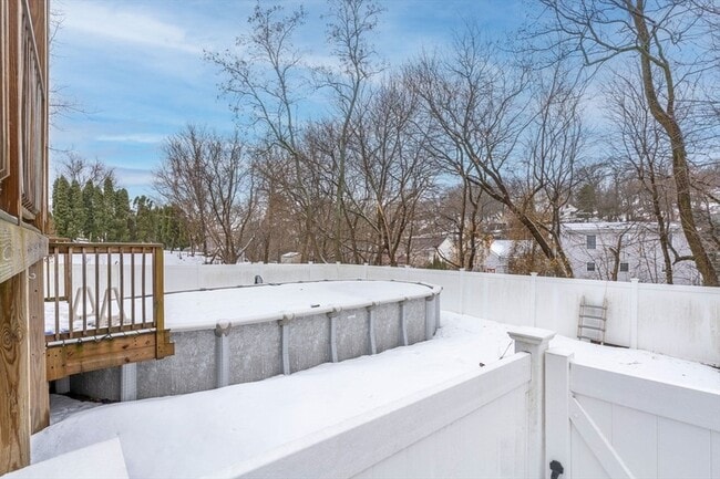 Building Photo - 74 Linwood St