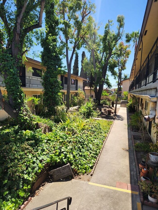 Building Photo - 1 Month FREE!! Gated Community - Spacious 2 bdrm unit in La Mesa