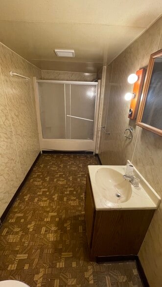 Building Photo - 13 Walnut St