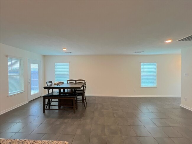 Building Photo - 7111 Escondido Dr