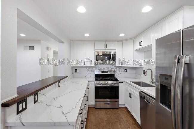 Building Photo - 7328 Tooma St
