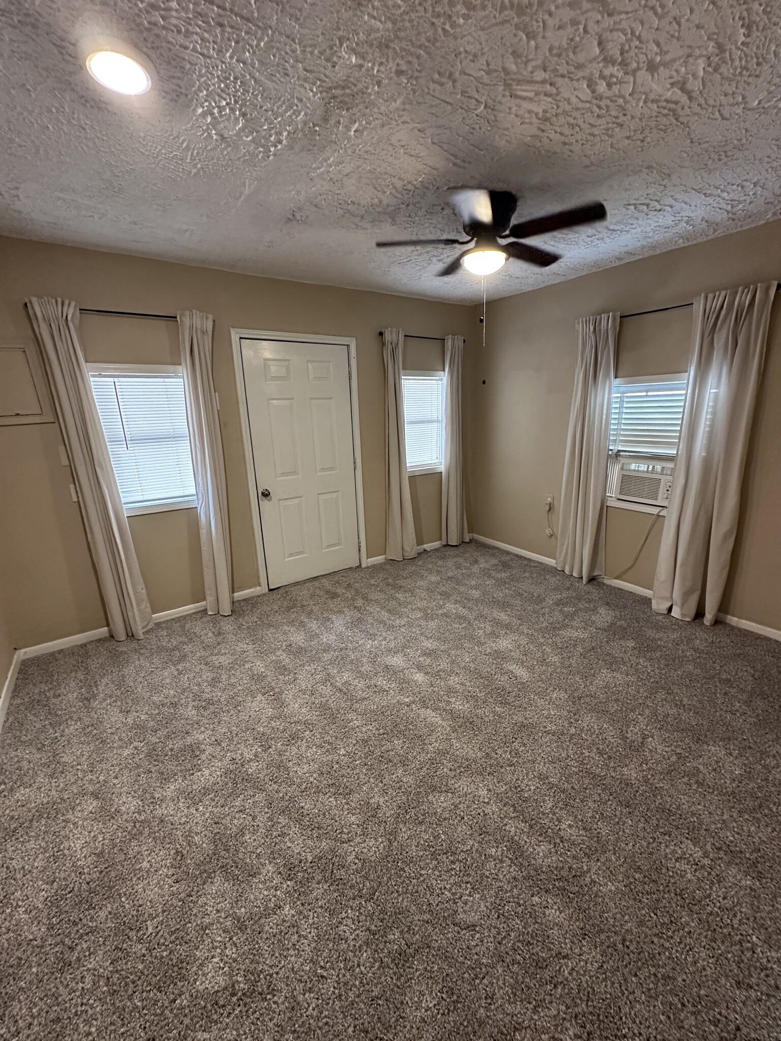 Garage Apt. Living Room - 7334 Lamar St