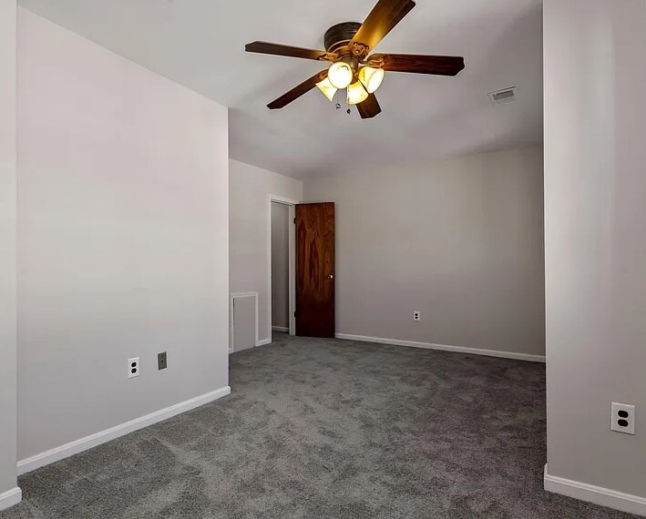 Building Photo - 1902 Curtis Ct SE