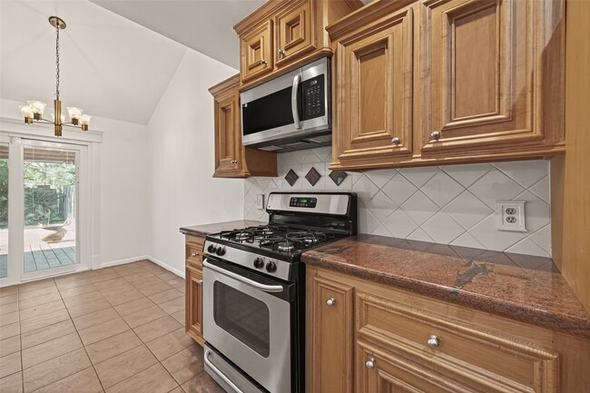 Building Photo - 2510 Old Fort Rd