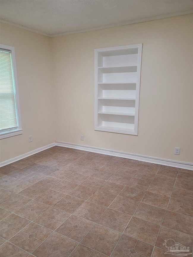 Building Photo - 4421 Bellview Ave