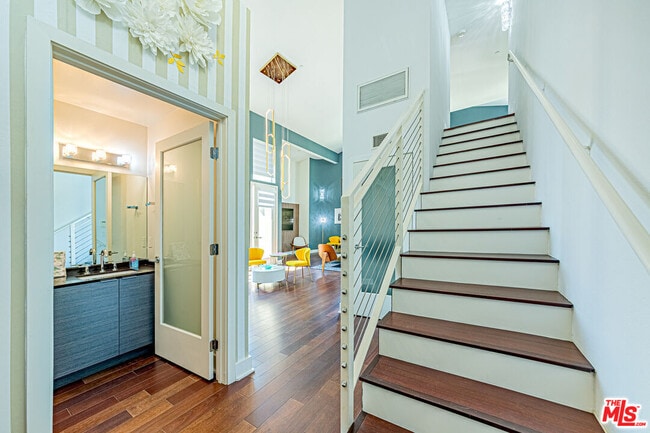 Building Photo - 600 Ridgeley Dr