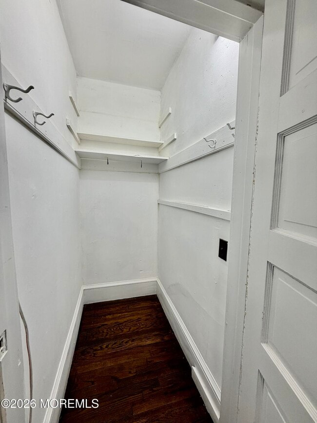 Building Photo - 512 4th Ave