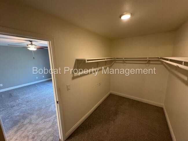 Building Photo - 1292 Saltern Dr