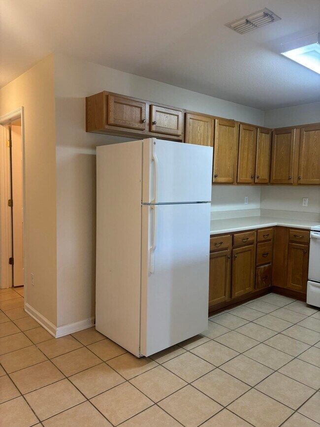 Building Photo - 4434 Gearhart Rd
