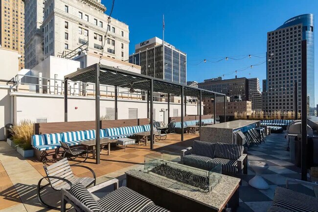 Building Photo - 309 Vine St