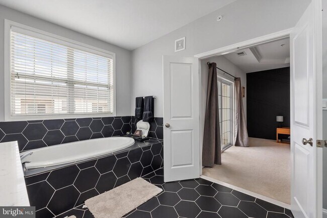 Building Photo - 43131 Wealdstone Terrace