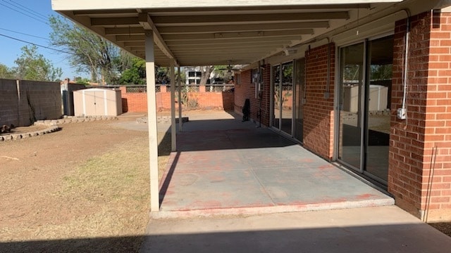 Building Photo - Spacious 3 bd 2 bath home.