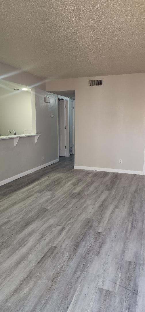 Building Photo - 912 San Pedro Dr SE