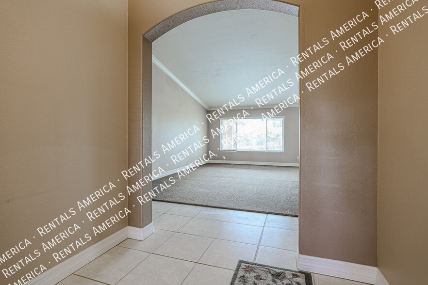 Building Photo - 6325 W Potter Dr