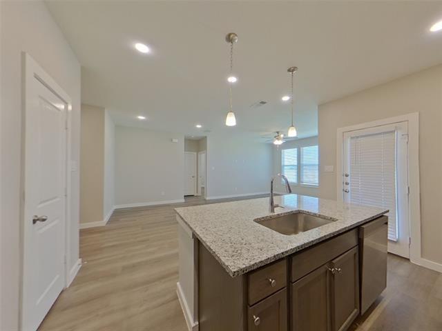 Building Photo - 8101 Howell Oak Dr