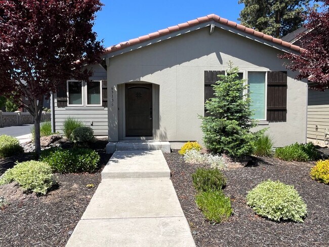 Building Photo - Single Level Home in Unique Bend Neighborhood