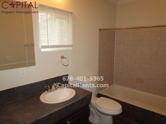 Building Photo - 1361 Westboro Dr SW