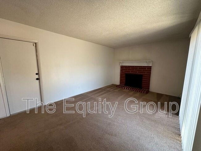 Building Photo - 2036 N Jacob Ct