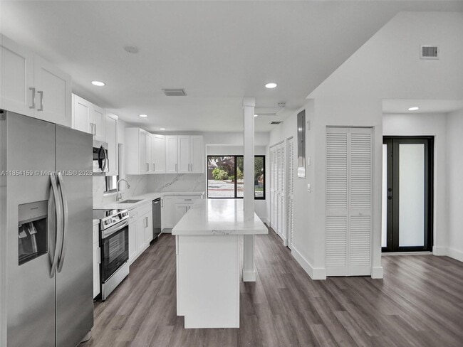 Building Photo - 8906 SW 5th Ln