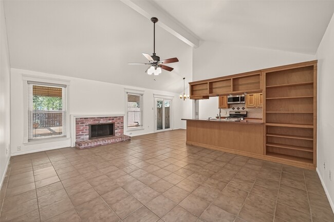 Building Photo - 2510 Old Fort Rd