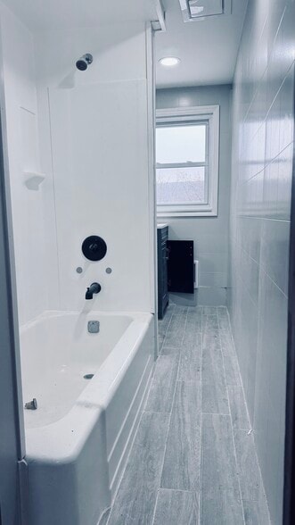 Building Photo - 139 E High St