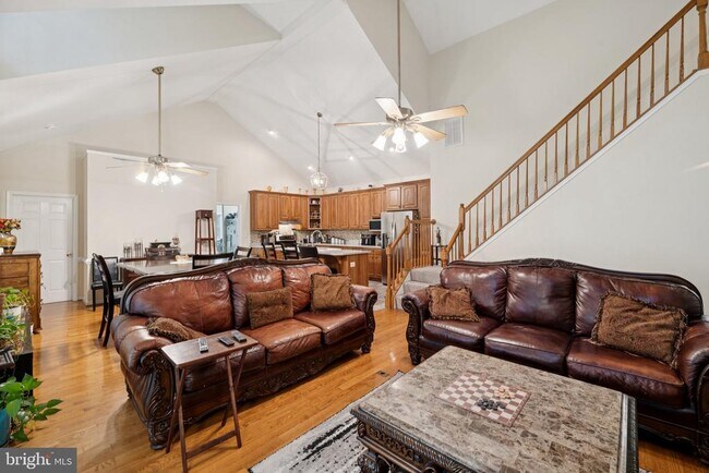 Building Photo - 14715 Jennifer Ct