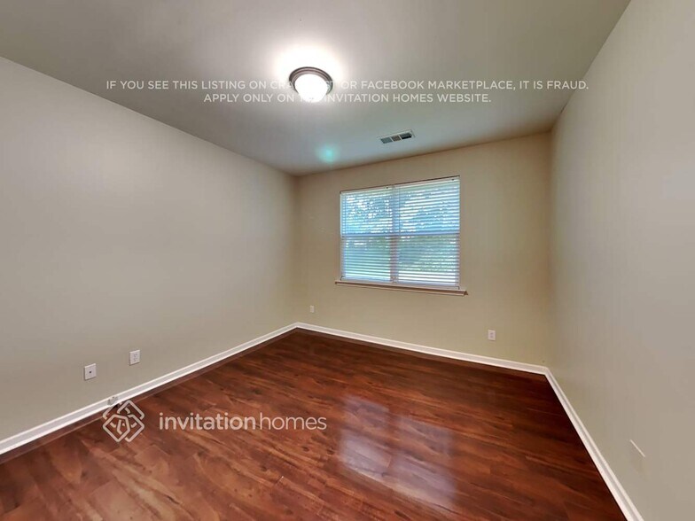 Building Photo - 403 Howell Crossing