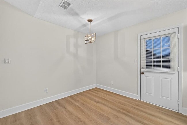 Building Photo - 37 Peach Forest Way