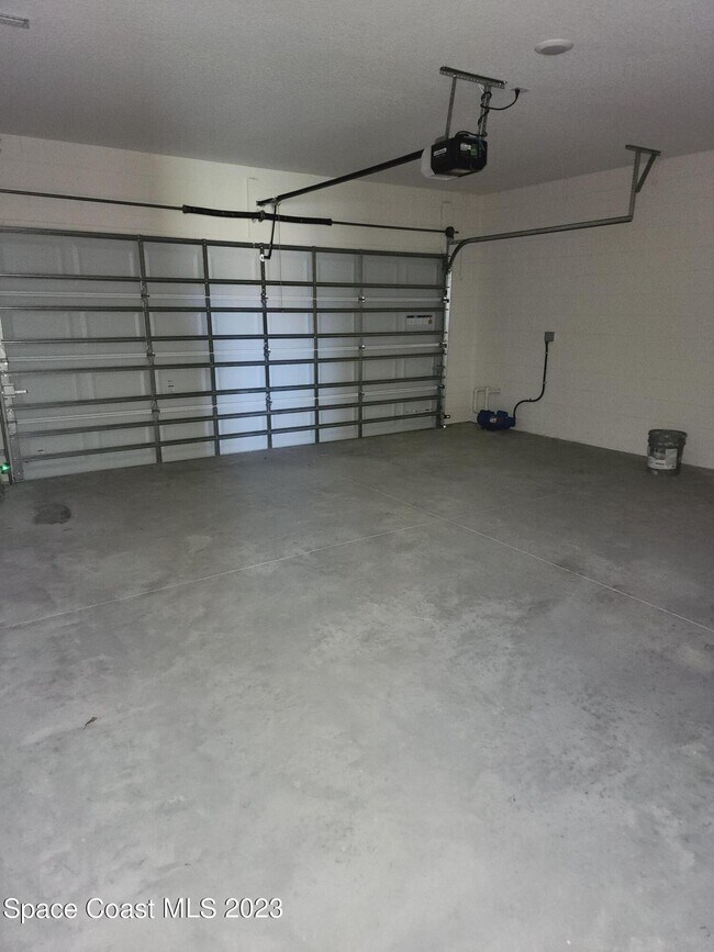 Building Photo - 4925 Amasa Cir