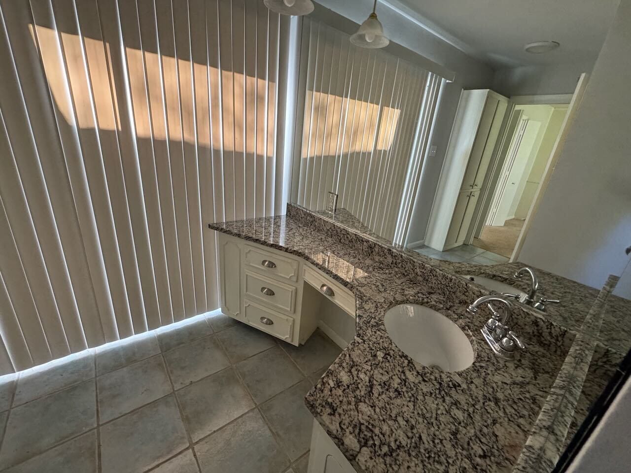 Building Photo - 2727 Lindsey Hollow Rd