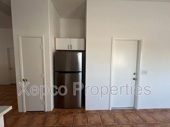 Building Photo - 53750 Avenida Alvarado