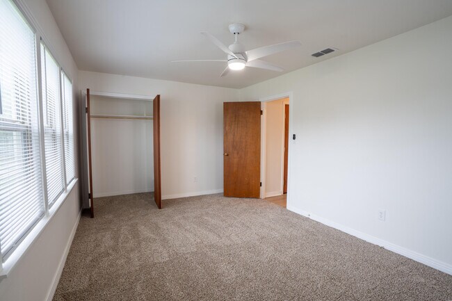 Building Photo - 3808 33rd St