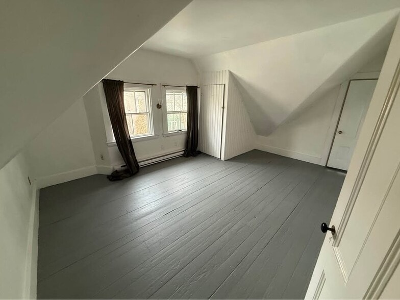 Building Photo - 6-8 Hurlbut St