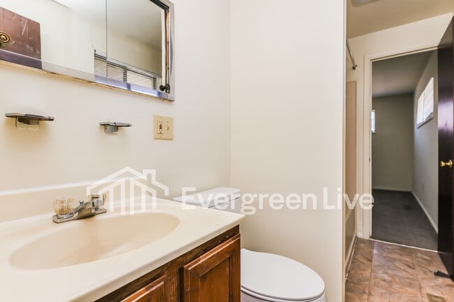 Building Photo - Currently accepting applications!