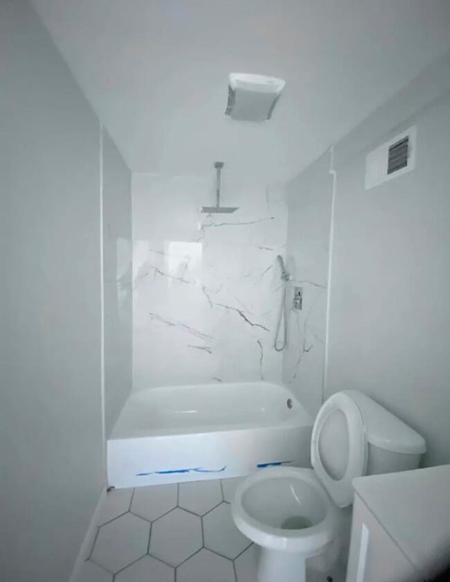 Building Photo - 203 N Patterson Park Ave