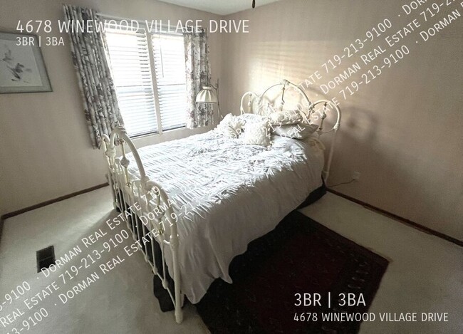 Building Photo - $500 OFF the first month of rent! Charming...