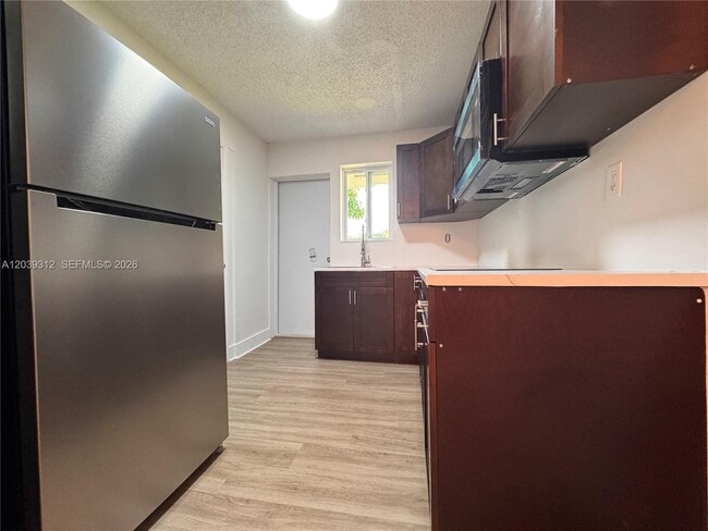 Building Photo - 3632 SW 87th Ave