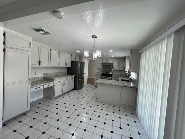 Building Photo - Great Large House ready for you to Make it a Home