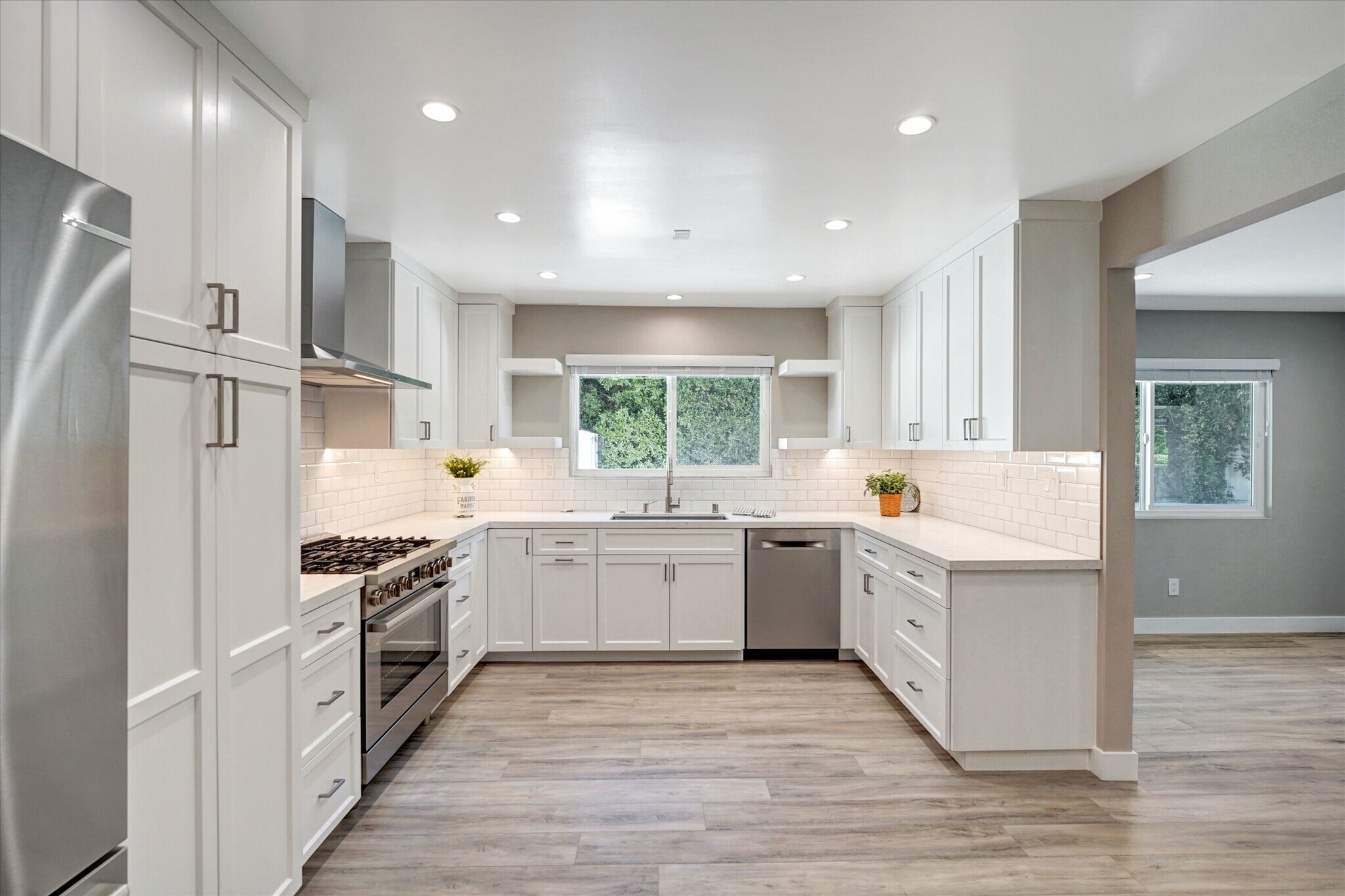 Building Photo - 5346 Tyrone Ave