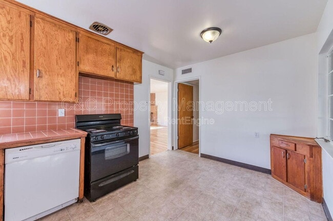 Building Photo - 3542 N Orchard St