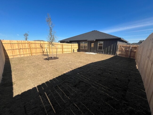 Building Photo - 913 Switchgrass Dr