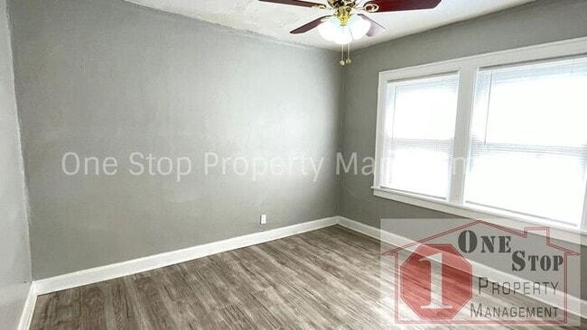 Building Photo - Beautiful 3 Bedroom 1.5 Bathroom in Kansas...