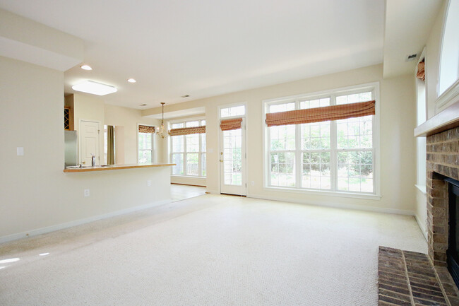 Building Photo - Spacious Foxcroft Home With Fenced Yard