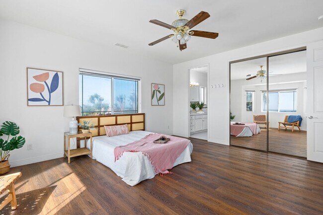 Building Photo - Spacious 7-Bedroom Home with Ocean Views i...