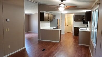 Building Photo - 8830 Highland View Rd