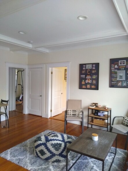 Primary Photo - 1742 Commonwealth Ave